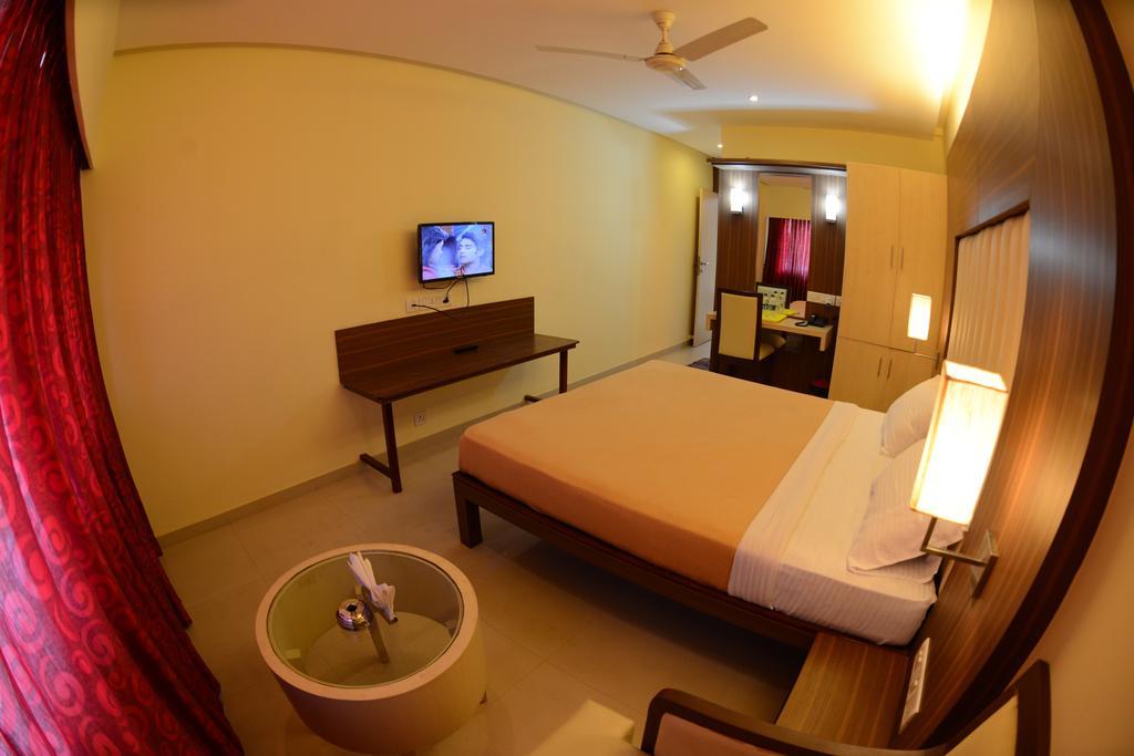Hotel Ayush International Mangalore Esterno foto