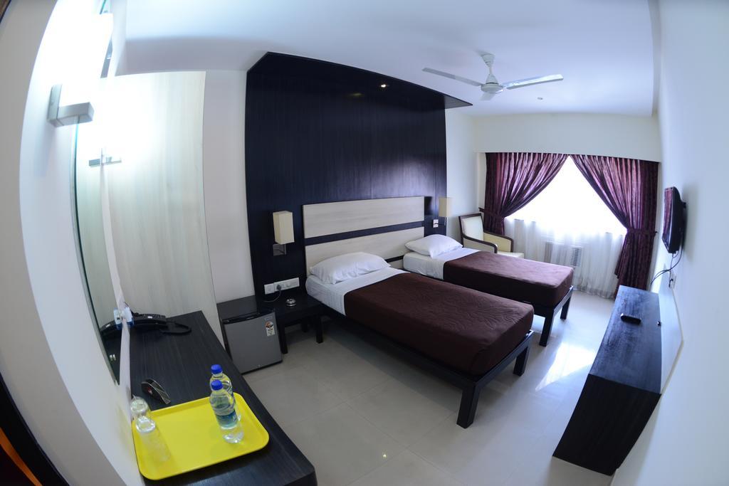 Hotel Ayush International Mangalore Esterno foto