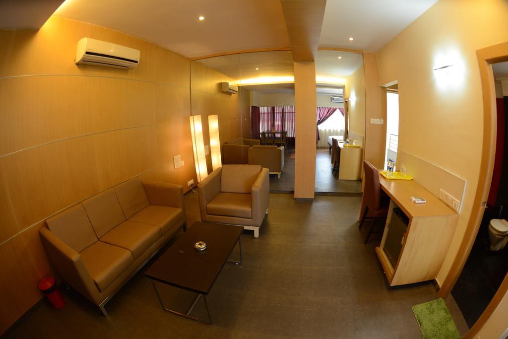 Hotel Ayush International Mangalore Esterno foto